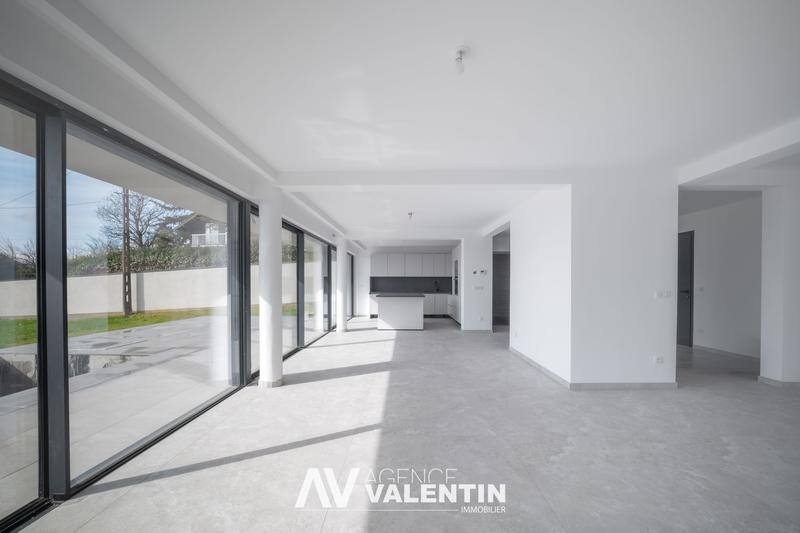 Maison - 180 m² - 6 pièces