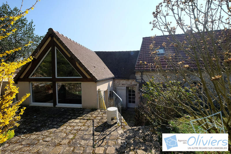 Maison - 285 m² - 8 pièces