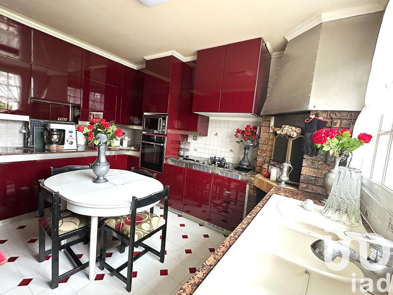 Maison - 390 m² - 11 pièces