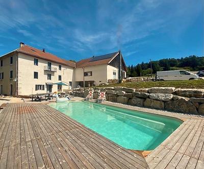 Propriété - 280 m² - 8 pièces