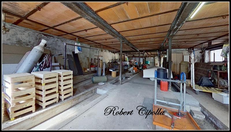 Immeuble - 1 100 m² - 18 pièces