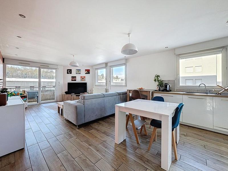 Appartement - 72 m² - 3 pièces