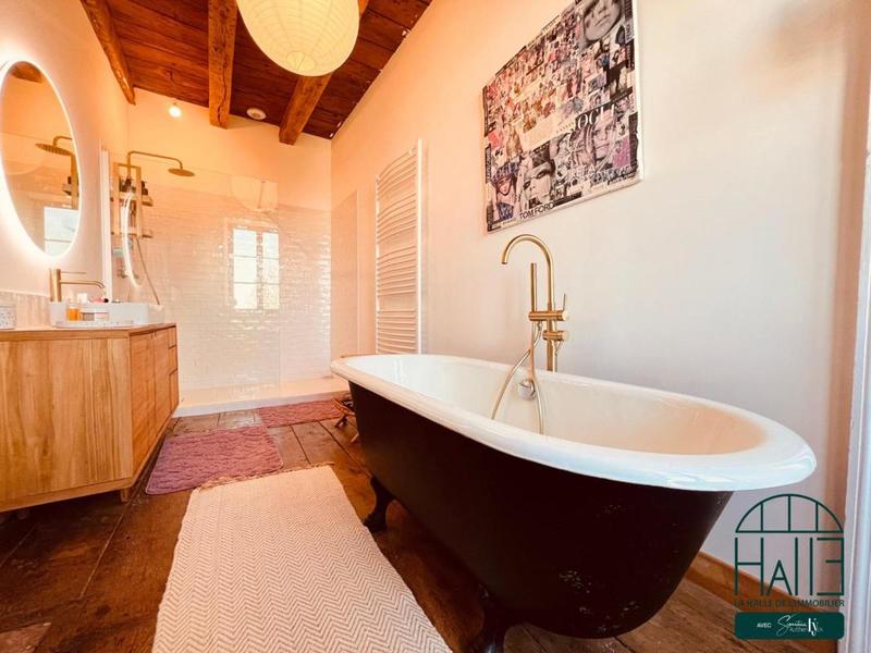 Maison - 311 m² - 9 pièces