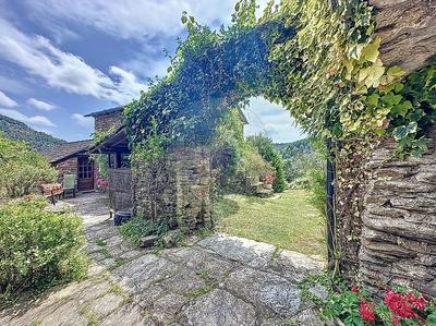 Propriété - 420 m² - 10 pièces