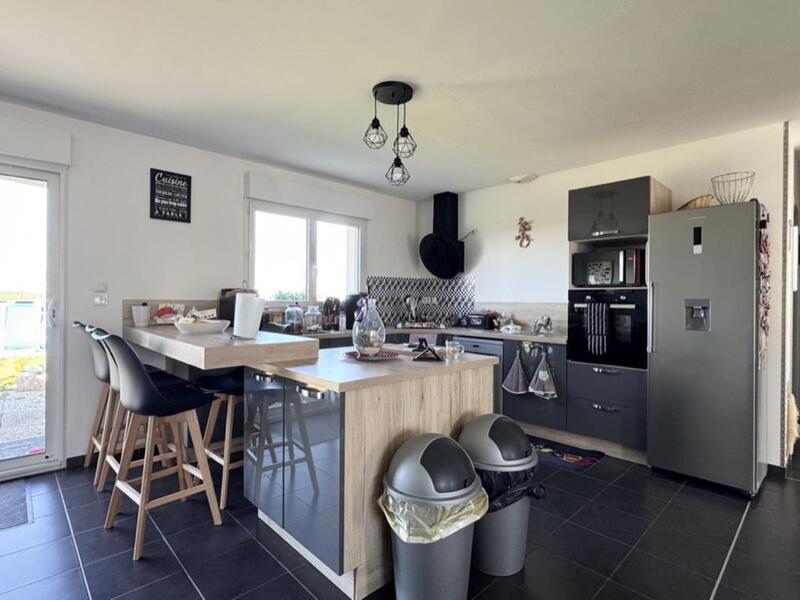 Maison - 95 m² - 5 pièces