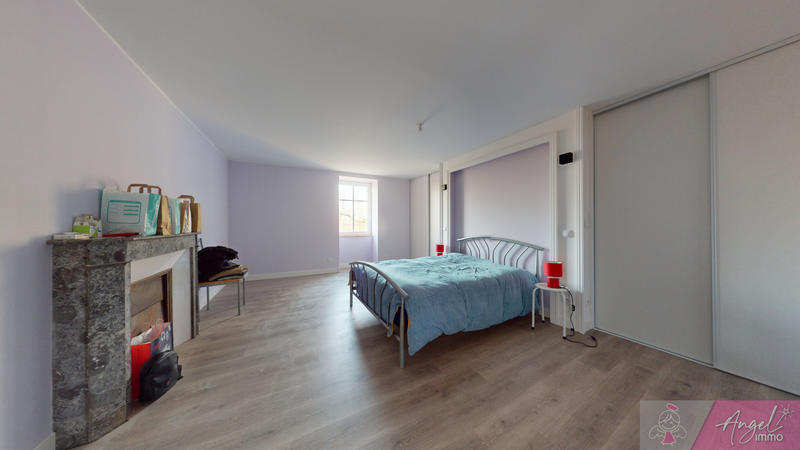 Maison de village - 250 m² - 8 pièces