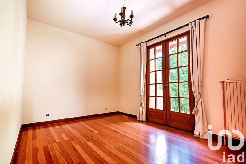 Maison - 196 m² - 7 pièces