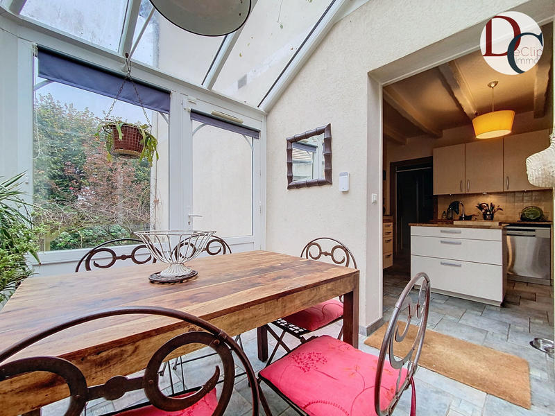 Maison - 185 m² - 9 pièces