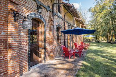 Propriété - 1 125 m² - 25 pièces