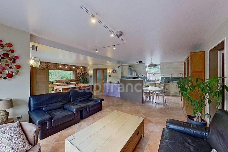 Maison - 246 m² - 10 pièces