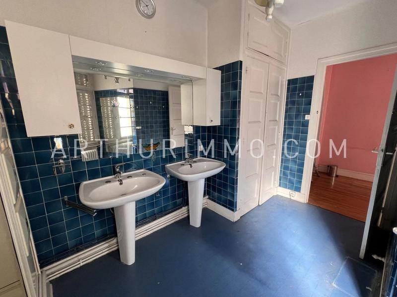 Appartement - 183 m² - 6 pièces