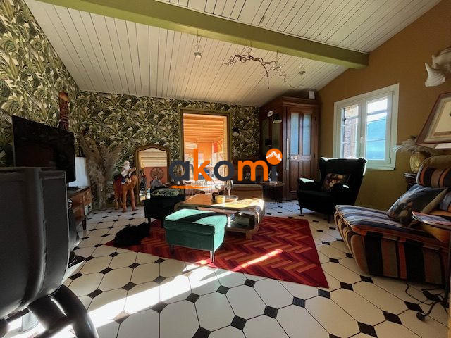 Maison - 203 m² - 10 pièces