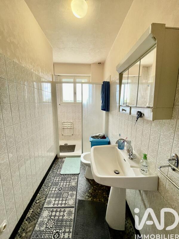 Maison - 94 m² - 6 pièces