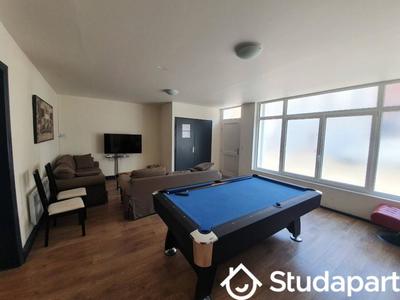 Chambre - 11 m² - 1 pièce