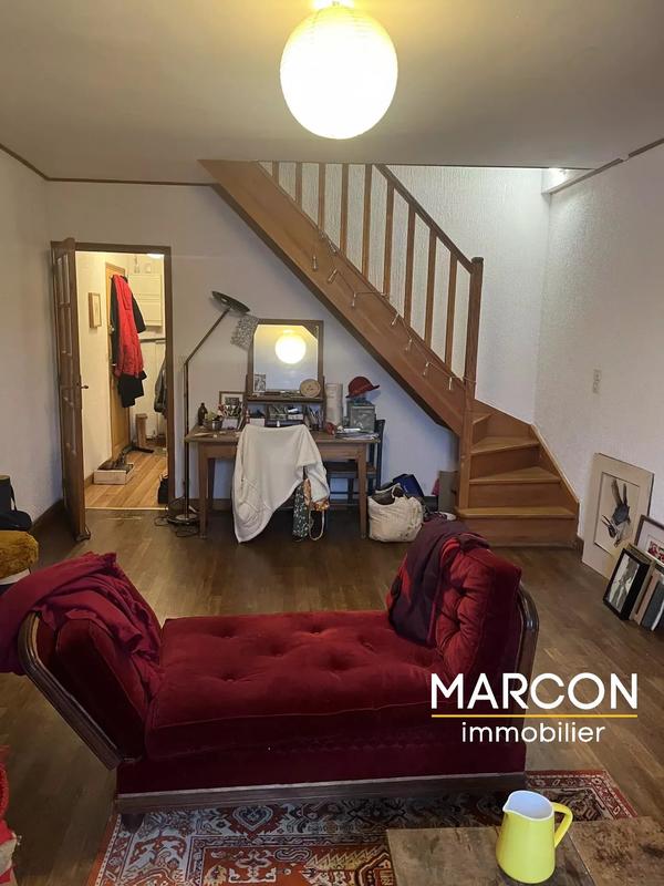 Maison - 210 m² - 10 pièces