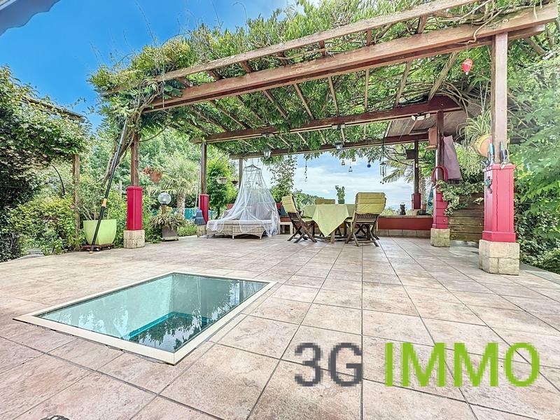 Maison - 165 m² - 6 pièces