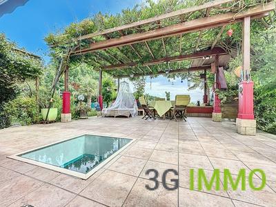 Maison - 165 m² - 5 pièces