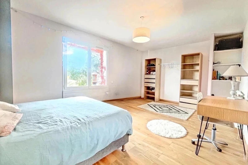 Maison - 310 m² - 8 pièces