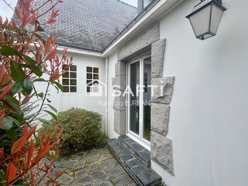 Maison - 236 m² - 8 pièces