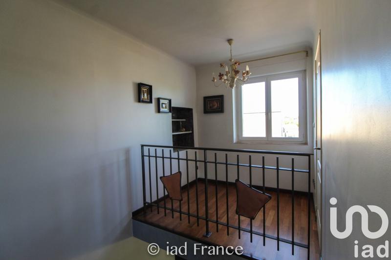 Maison - 230 m² - 9 pièces