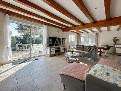 Maison - 223 m² - 7 pièces