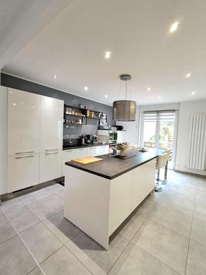 Maison - 163 m² - 7 pièces