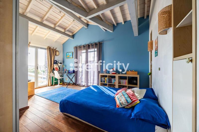 Maison - 187 m² - 6 pièces