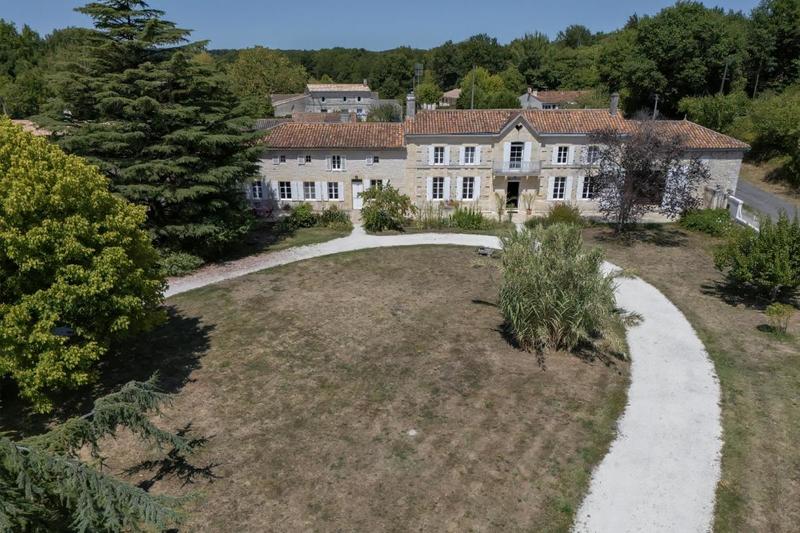 Maison de campagne - 301 m² - 7 pièces