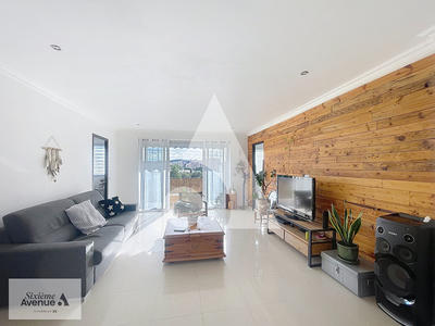 Appartement - 85 m² - 4 pièces