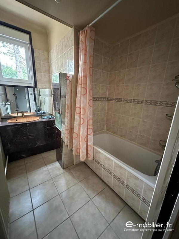 Maison - 170 m² - 8 pièces