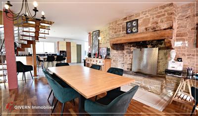 Maison - 192 m² - 7 pièces