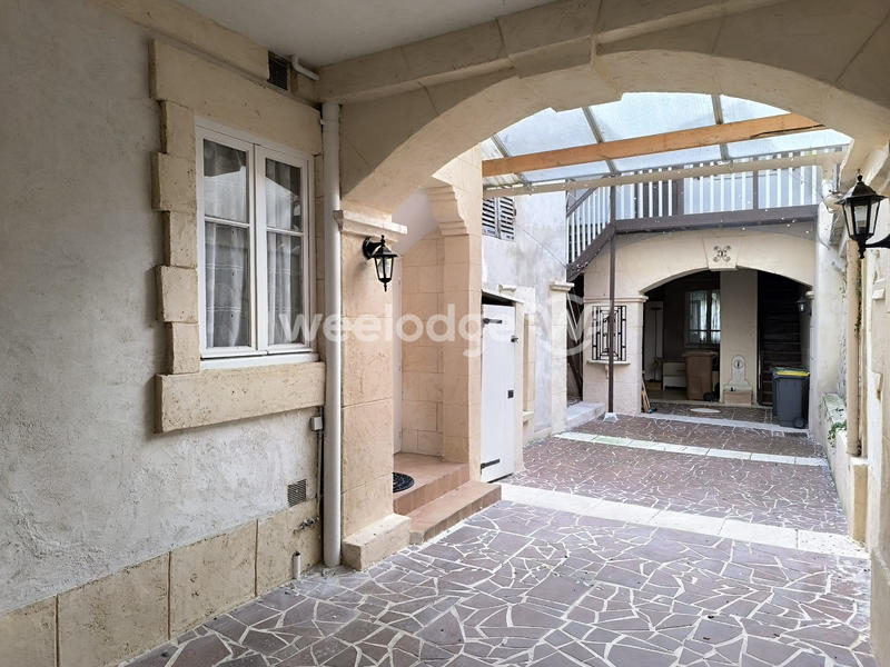 Maison ancienne - 181 m² - 10 pièces