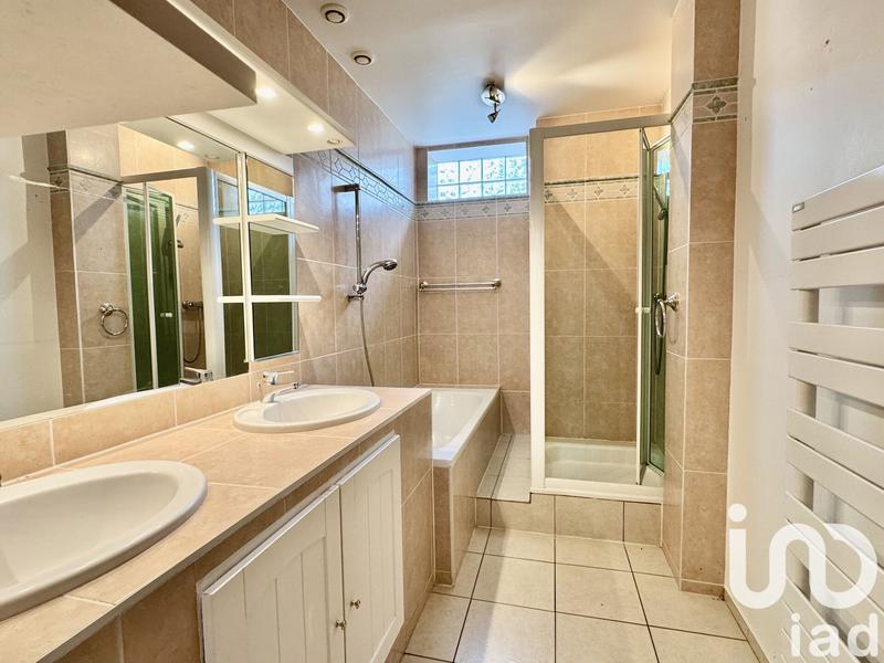 Maison - 200 m² - 7 pièces