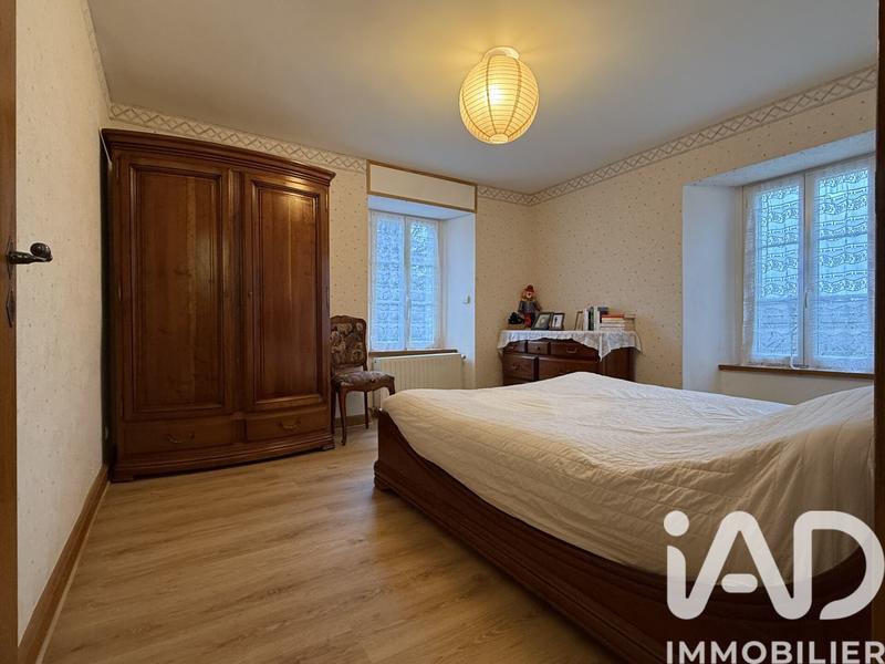 Maison - 250 m² - 11 pièces