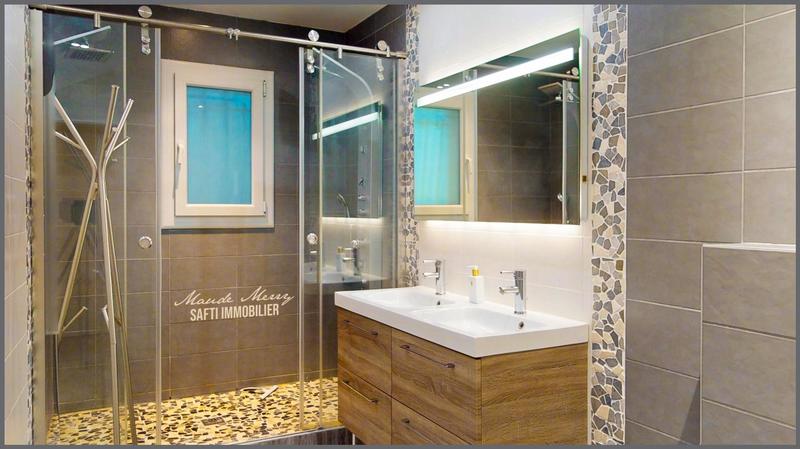 Villa - 160 m² - 8 pièces