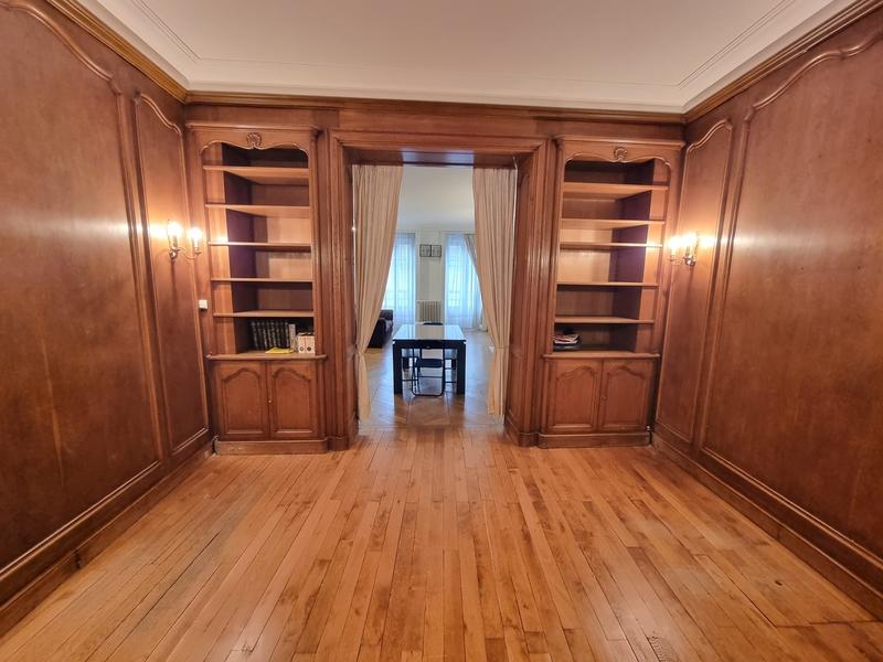 Appartement - 134 m² - 6 pièces