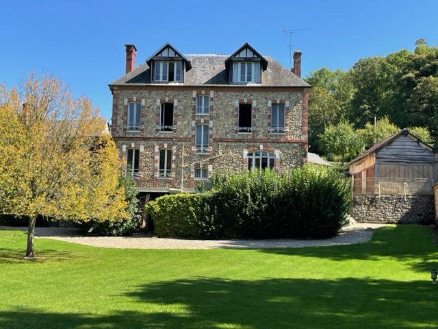 Maison - 316 m² - 10 pièces