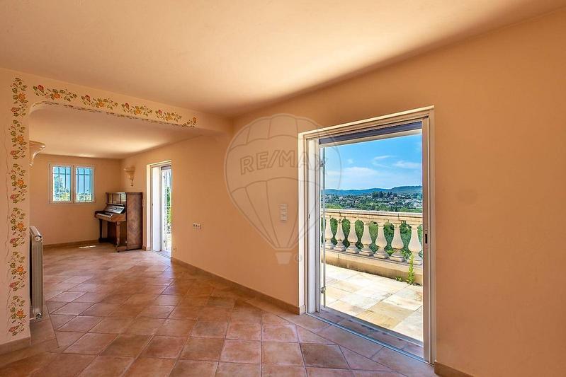 Villa - 181 m² - 7 pièces