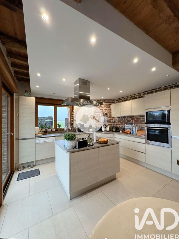 Maison - 220 m² - 7 pièces