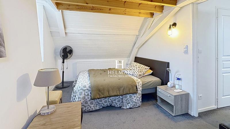 Maison - 250 m² - 8 pièces