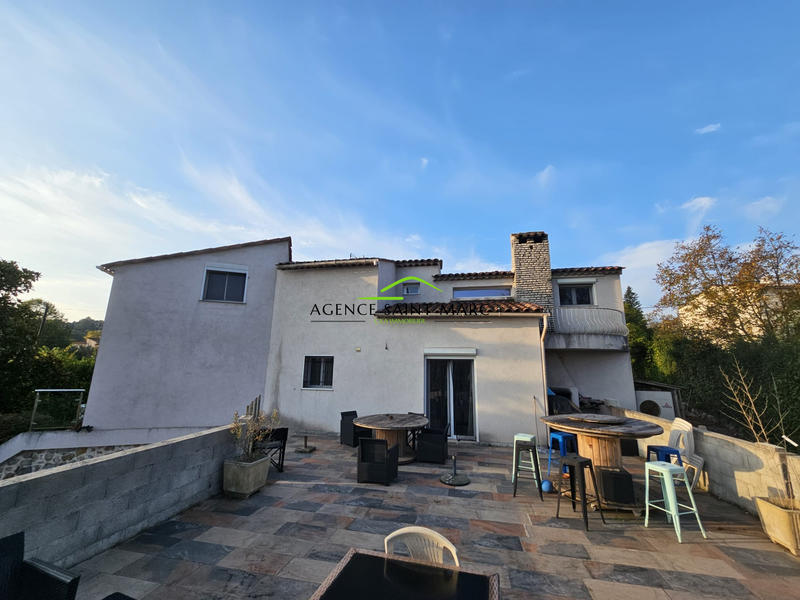 Maison - 158 m² - 7 pièces