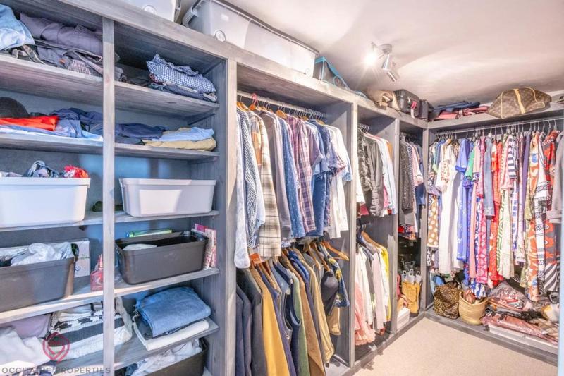 Maison - 258 m² - 9 pièces