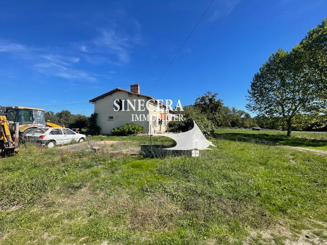 Maison - 340 m² - 5 pièces