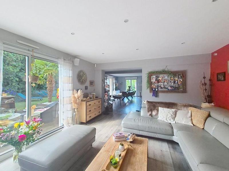 Maison - 182 m² - 8 pièces