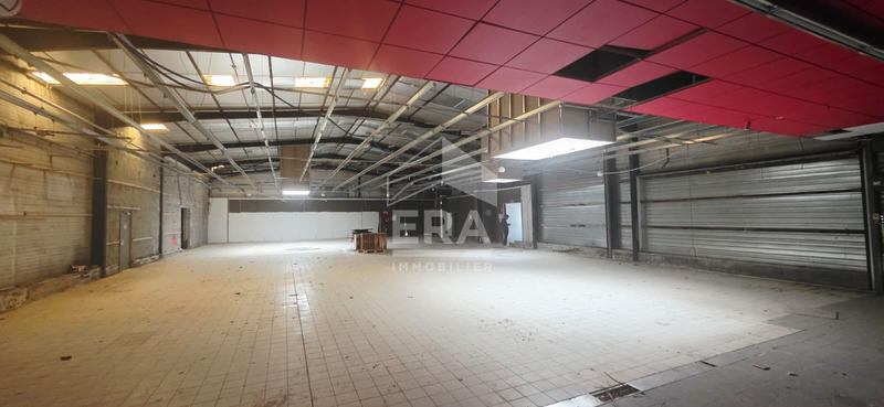 Local commercial - 673 m²