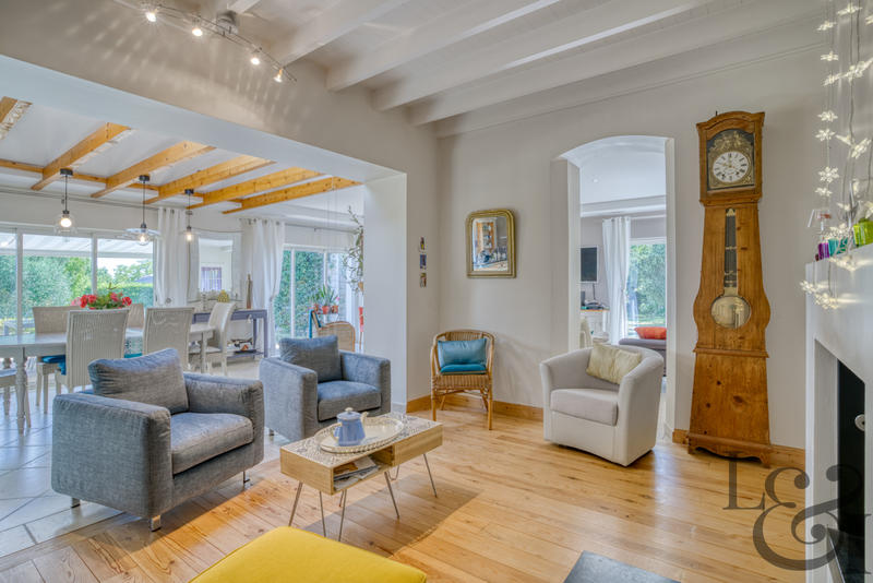 Maison - 196 m² - 5 pièces