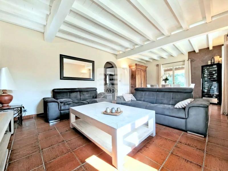 Propriété - 144 m² - 6 pièces