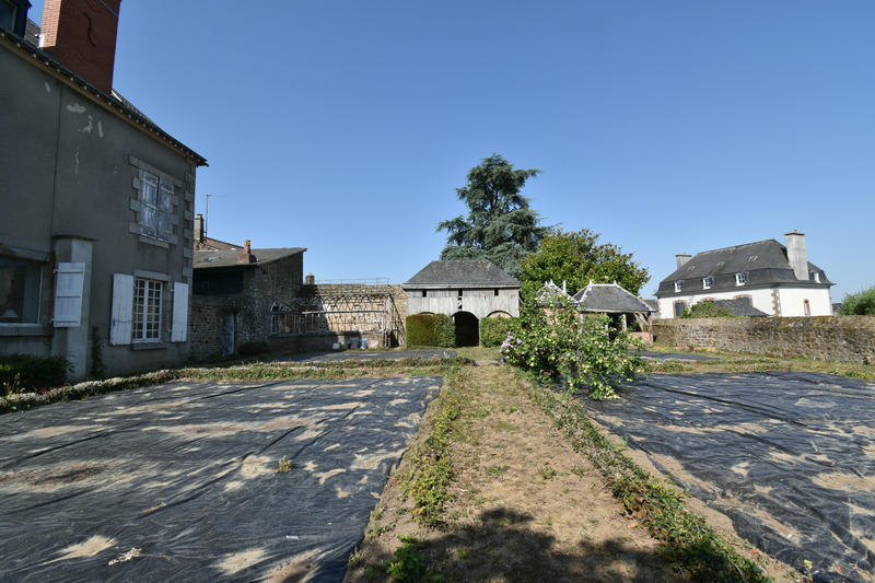 Maison - 168 m² - 8 pièces