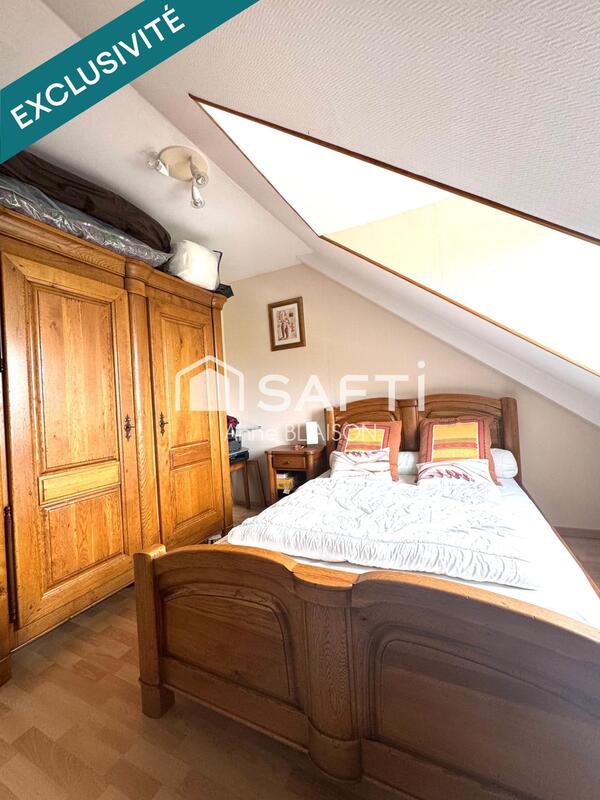 Maison - 176 m² - 9 pièces