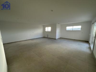 Maison - 98 m² - 4 pièces